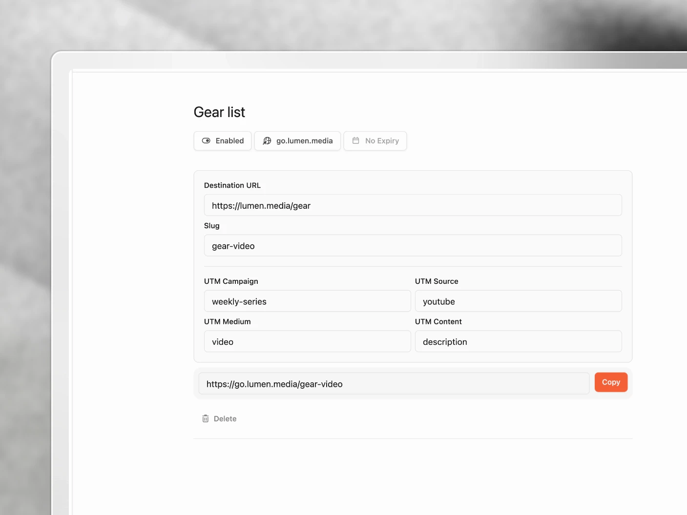 A tracked link's settings: its destination, its slug on the custom domain, its UTMs and the short URL to paste
